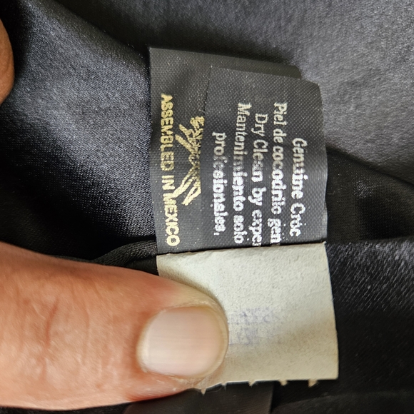 Stylish Black Leather Bomber Jacket with Yellow Details - Picture 9 of 10